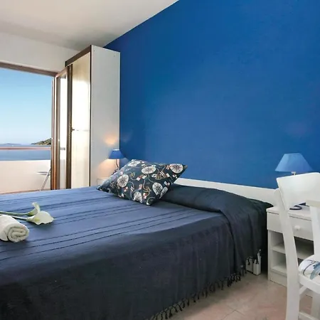 Apartman Gorgeous In Okrug Donji With Wifi