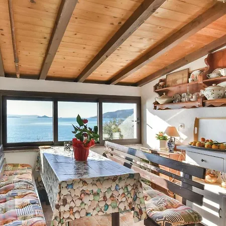 Gorgeous In Okrug Donji With Wifi Donji Okrug (Ciovo)