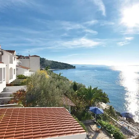 Apartment Gorgeous In Okrug Donji With Wifi
